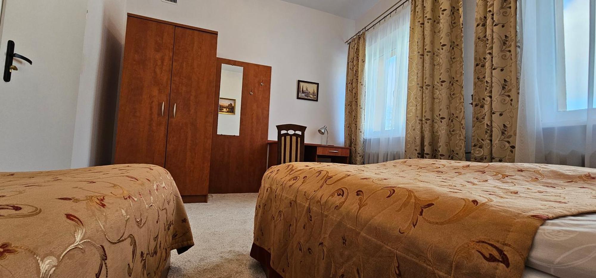 Rest Hostel Airport Modlin Nowy Dwór Mazowiecki Zewnętrze zdjęcie