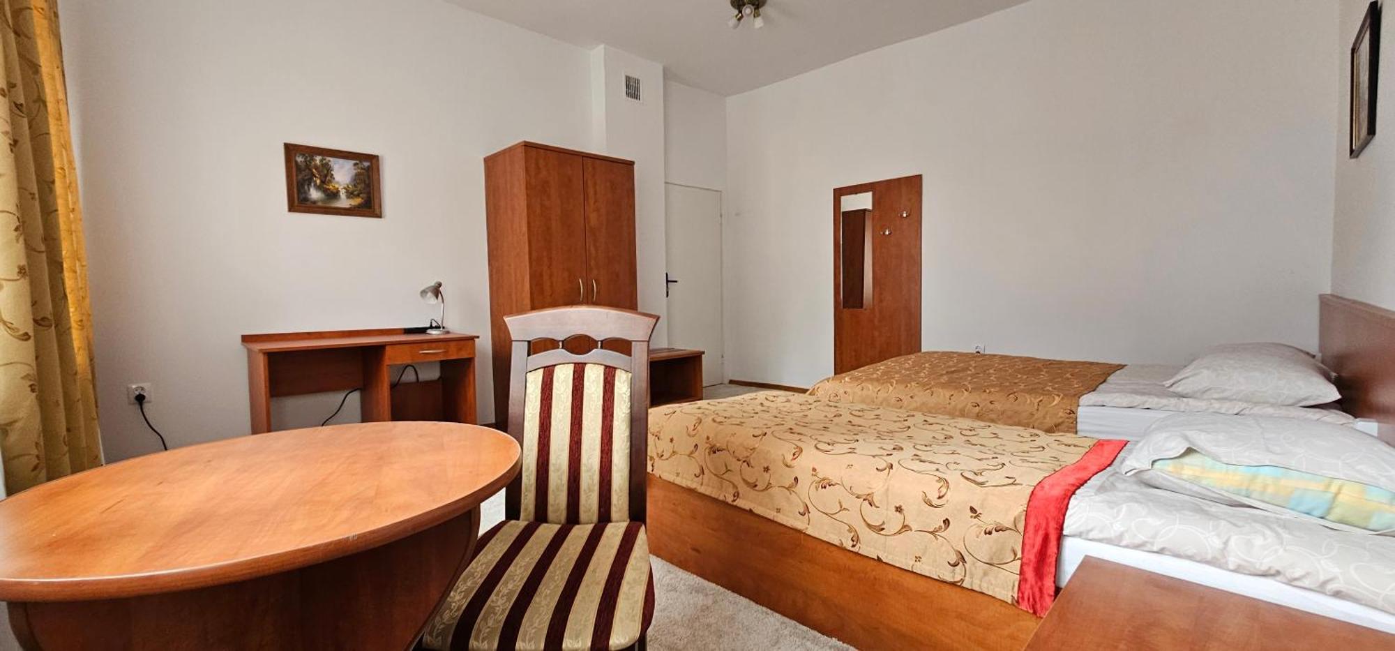 Rest Hostel Airport Modlin Nowy Dwór Mazowiecki Zewnętrze zdjęcie