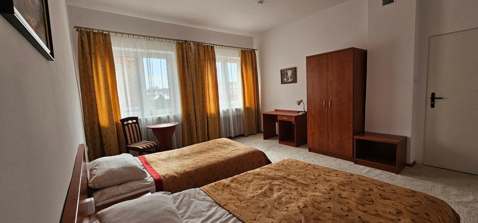 Rest Hostel Airport Modlin Nowy Dwór Mazowiecki Zewnętrze zdjęcie