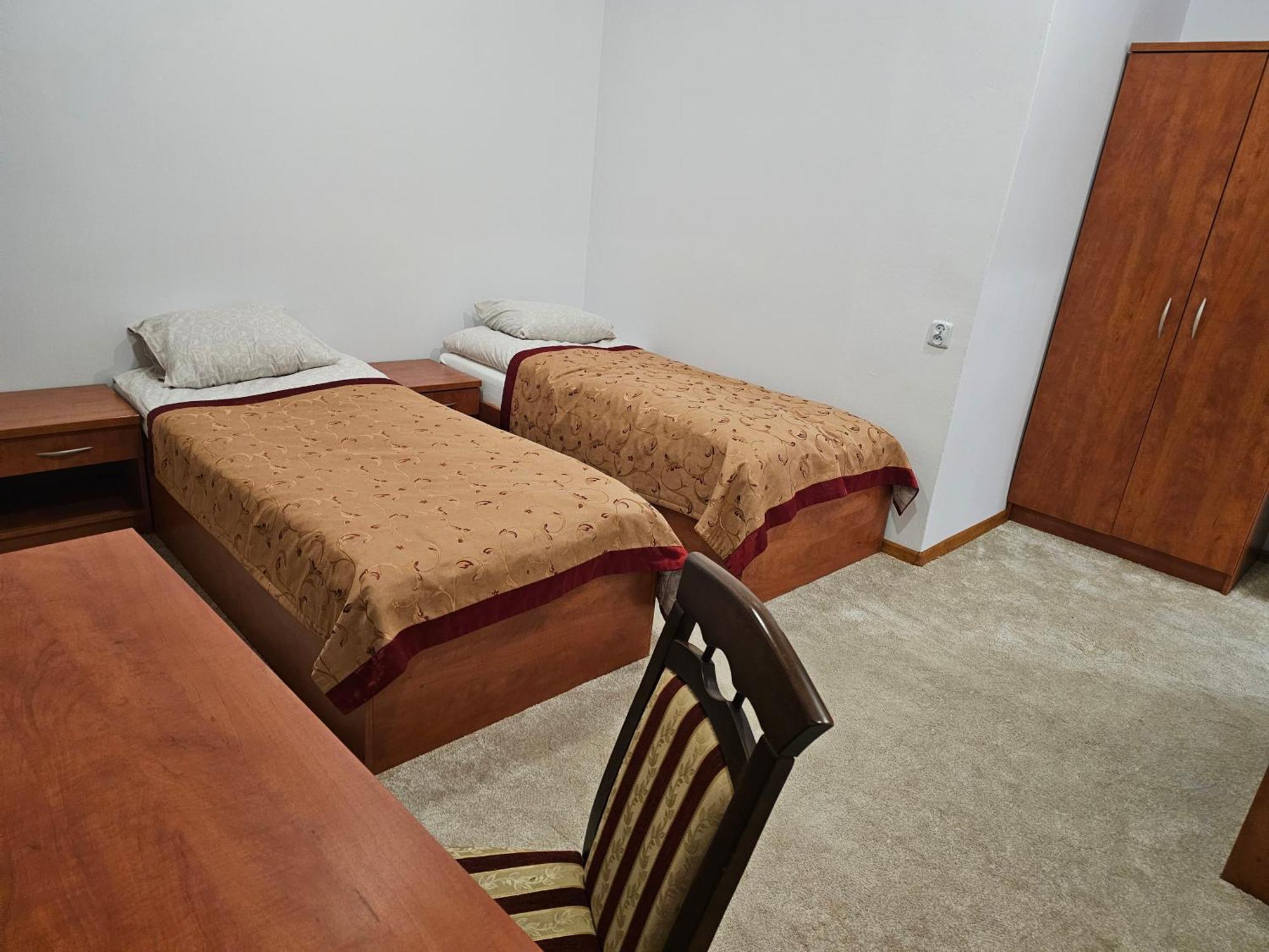 Rest Hostel Airport Modlin Nowy Dwór Mazowiecki Zewnętrze zdjęcie