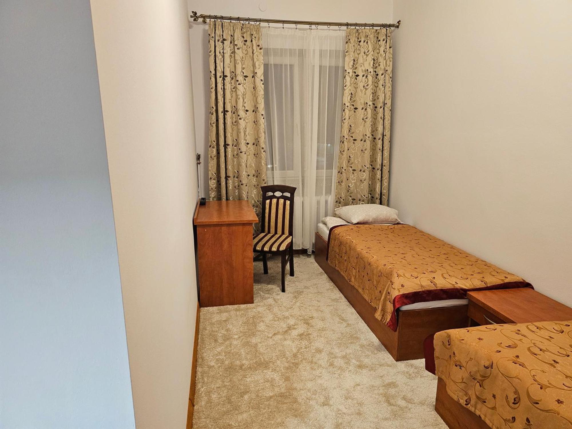 Rest Hostel Airport Modlin Nowy Dwór Mazowiecki Zewnętrze zdjęcie